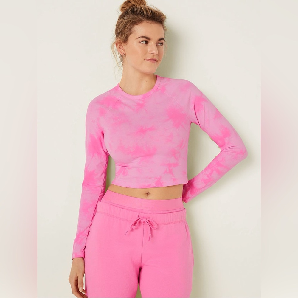 💕🎉HOST PICK🎉💕 Pink Tie-Dye Long Sleeve Crop Top